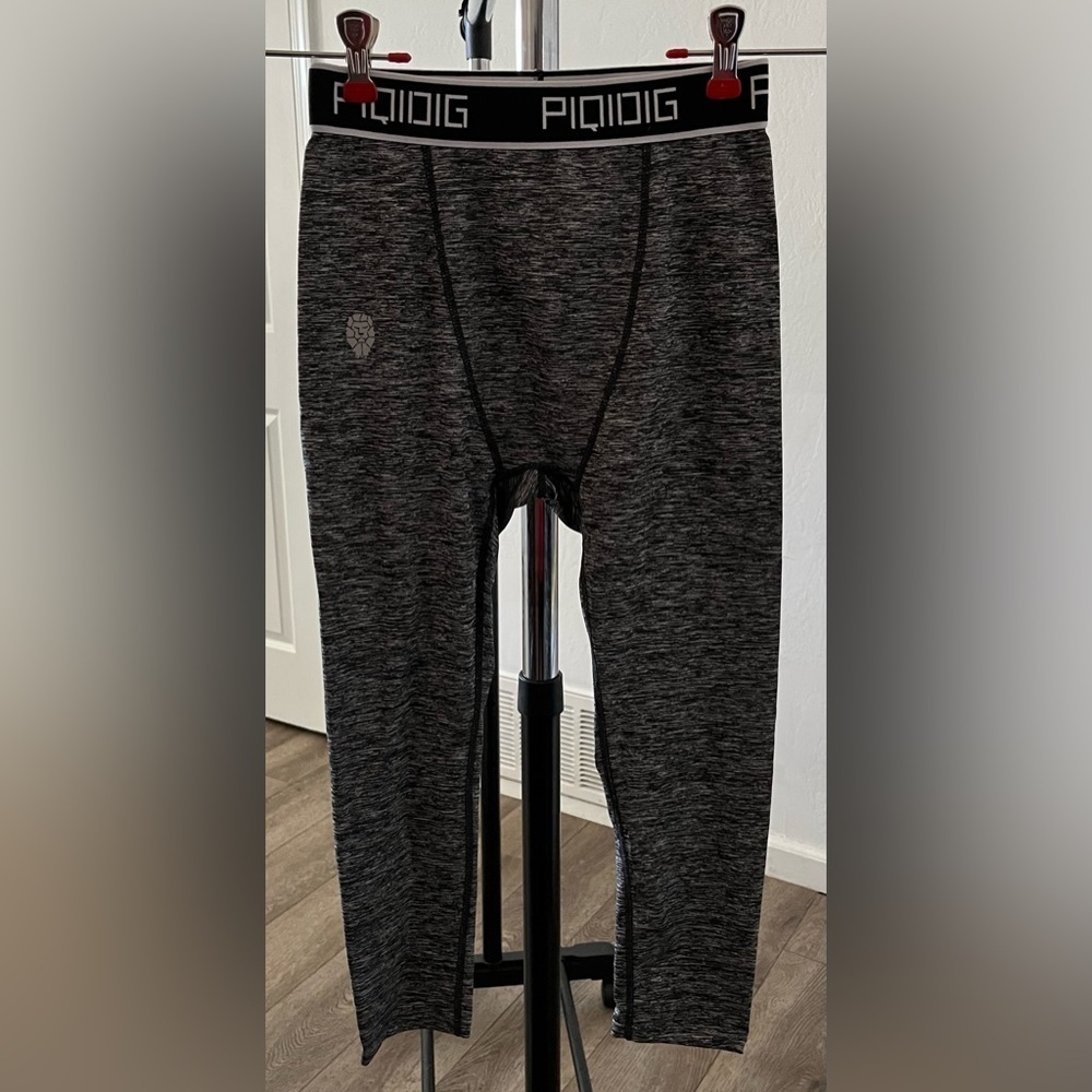 PIQIDIG Boys Compression Pants Sports Tights Size Large
